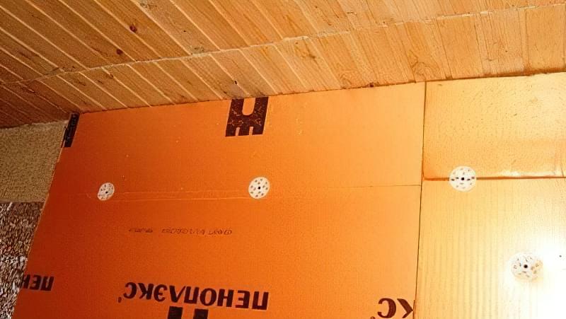 Утеплить дом пеноплексом внутри. Пеноплекс стена 50 мм. Утеплитель для стен пеноплекс. Утепление стен изнутри пеноплексом. Шумоизоляция пеноплексом стены.