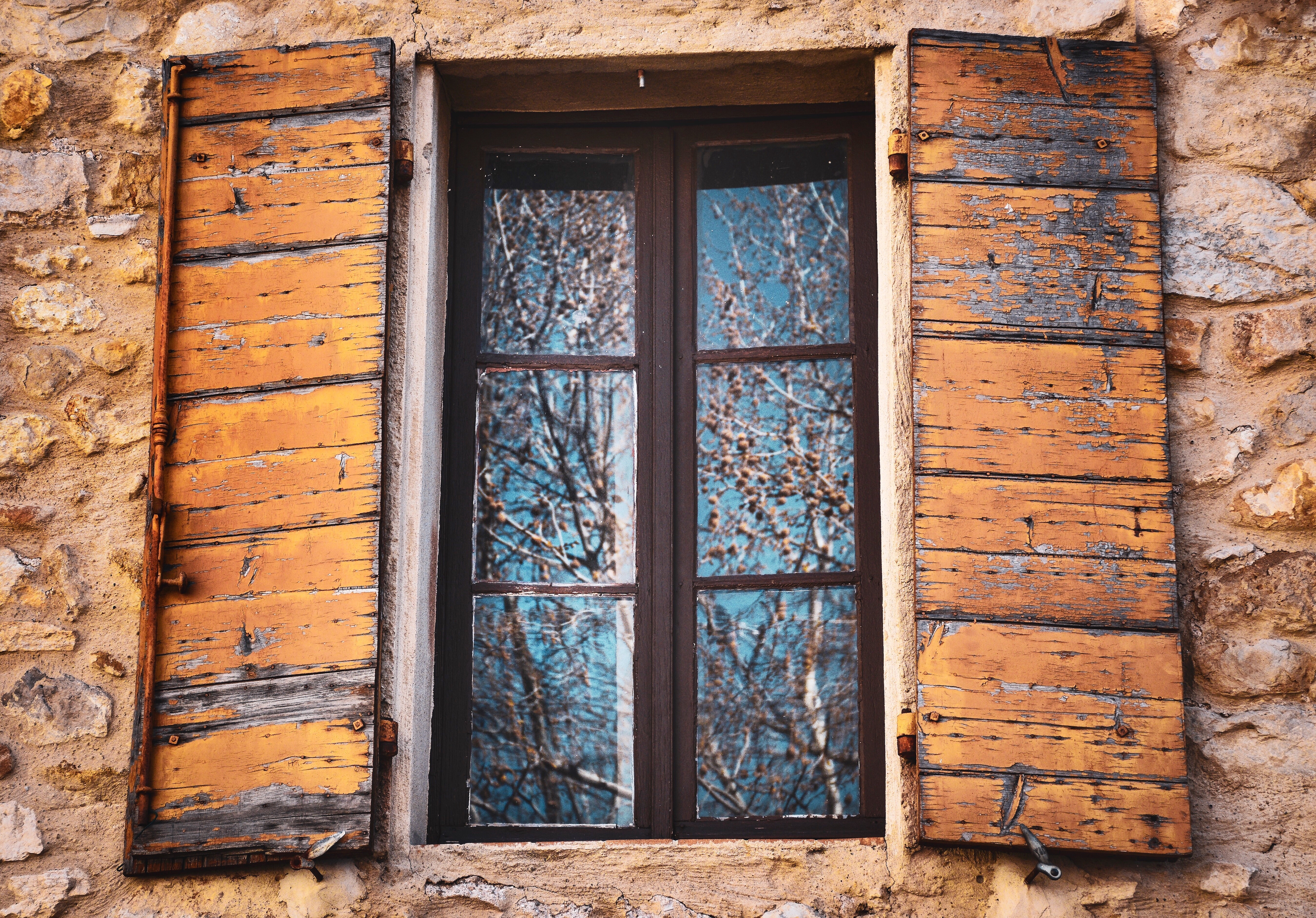 Пластиковые окна в старых домах. Тревизо ставни. Ставни на окна. Старинные окна. Деревянные ставни.